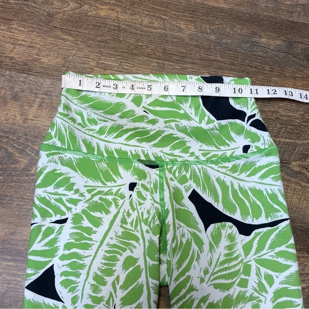 ALO Yoga Leggings Womens XS High Waist Capri Green Palm Springs Print Pants